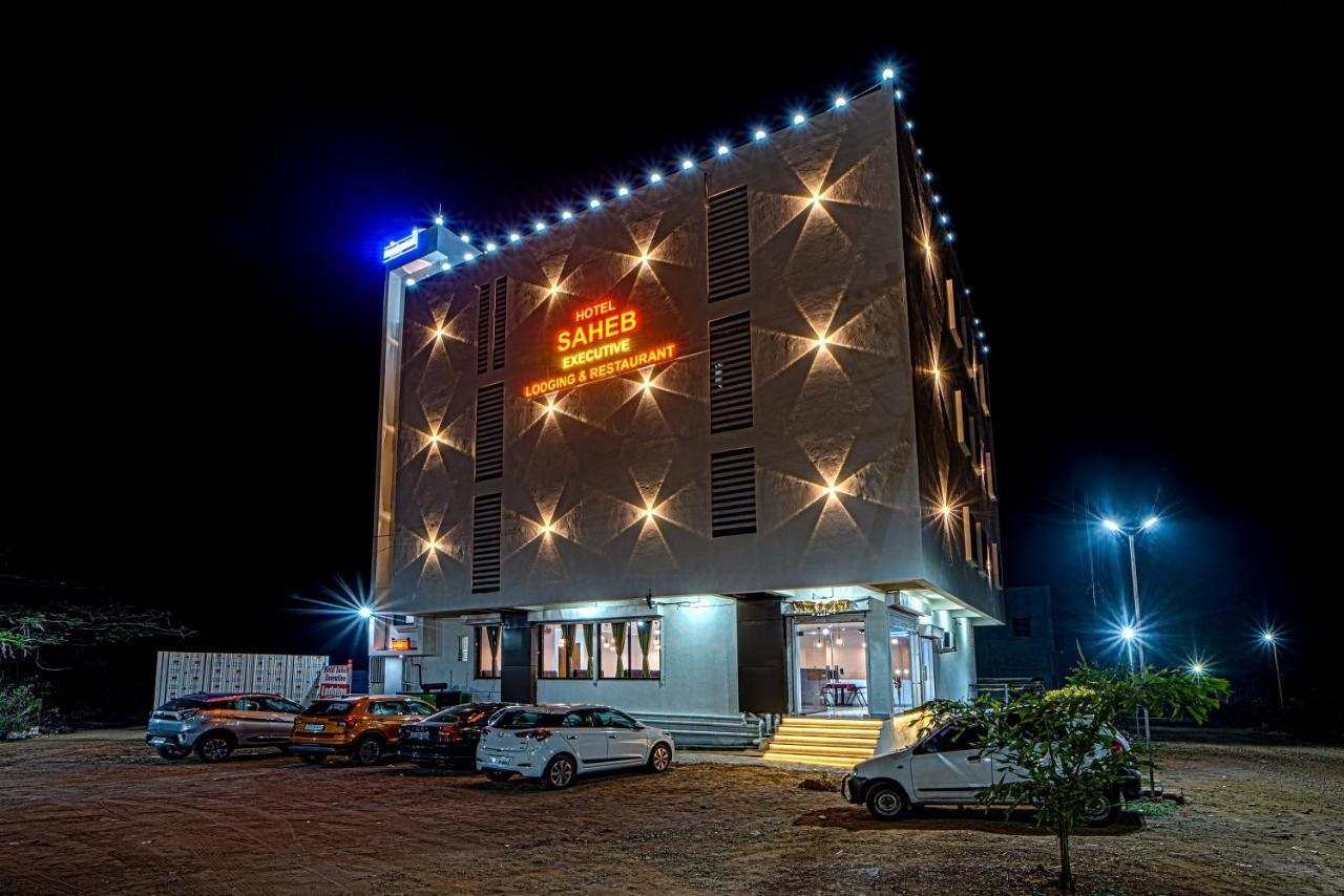 Hotel Saheb Колхапур Экстерьер фото